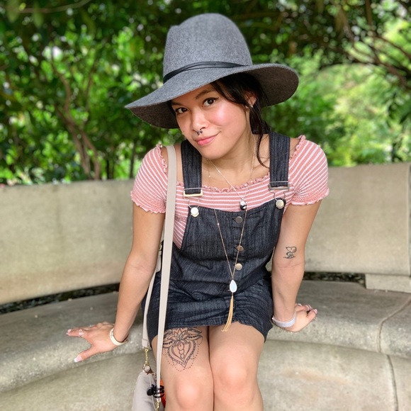 Meet your Posher, Joy - Picture 1 of 2